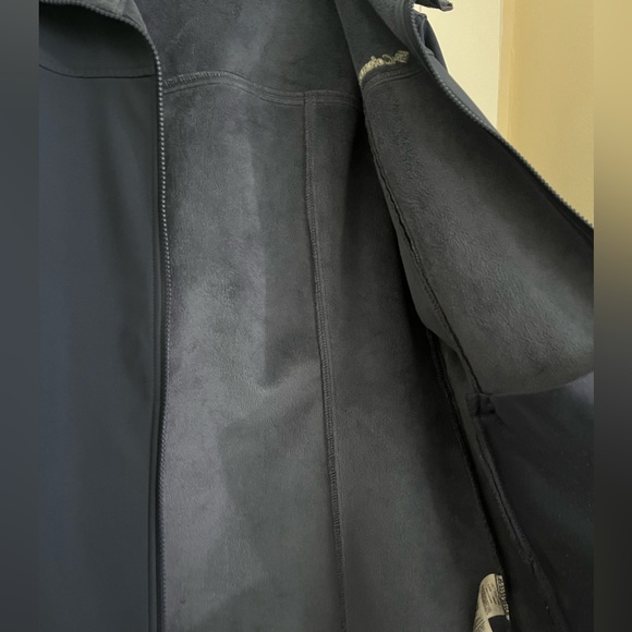 EUC - Columbia Softshell Jacket - Picture 4 of 5